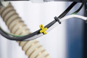 Kabelbefestigung mithilfe eines RFID-Kabelbinders
